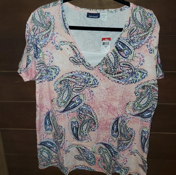 Basic Editions Tops - Paisley Top Basic Editions Tops - Paisley Top